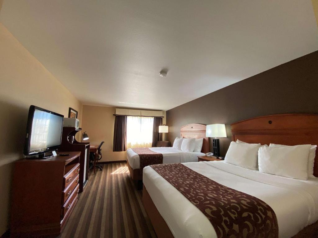 Best Western Manhattan Inn Eksteriør billede